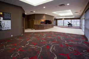 holiday inn express and suites willmar by ihg