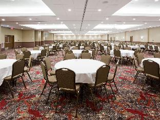 holiday inn express and suites willmar by ihg