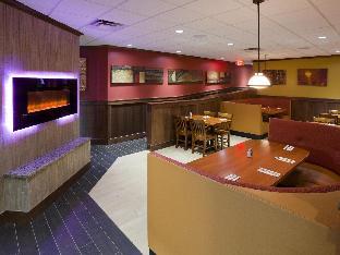 holiday inn express and suites willmar by ihg