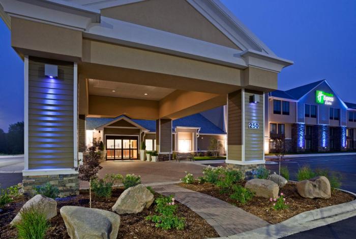 holiday inn express and suites willmar by ihg