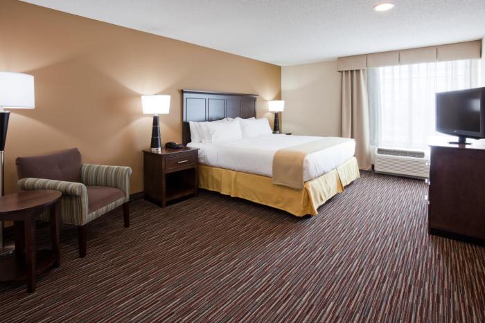 holiday inn express and suites willmar by ihg