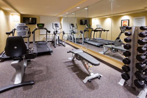 holiday inn express and suites willmar by ihg