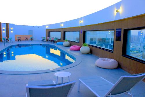 pyramisa hotel apartments dubai