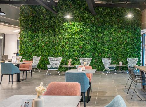 pyramisa hotel apartments dubai