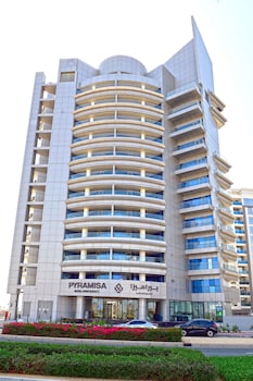 pyramisa hotel apartments dubai