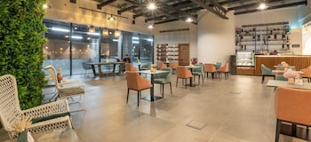 pyramisa hotel apartments dubai