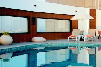 pyramisa hotel apartments dubai