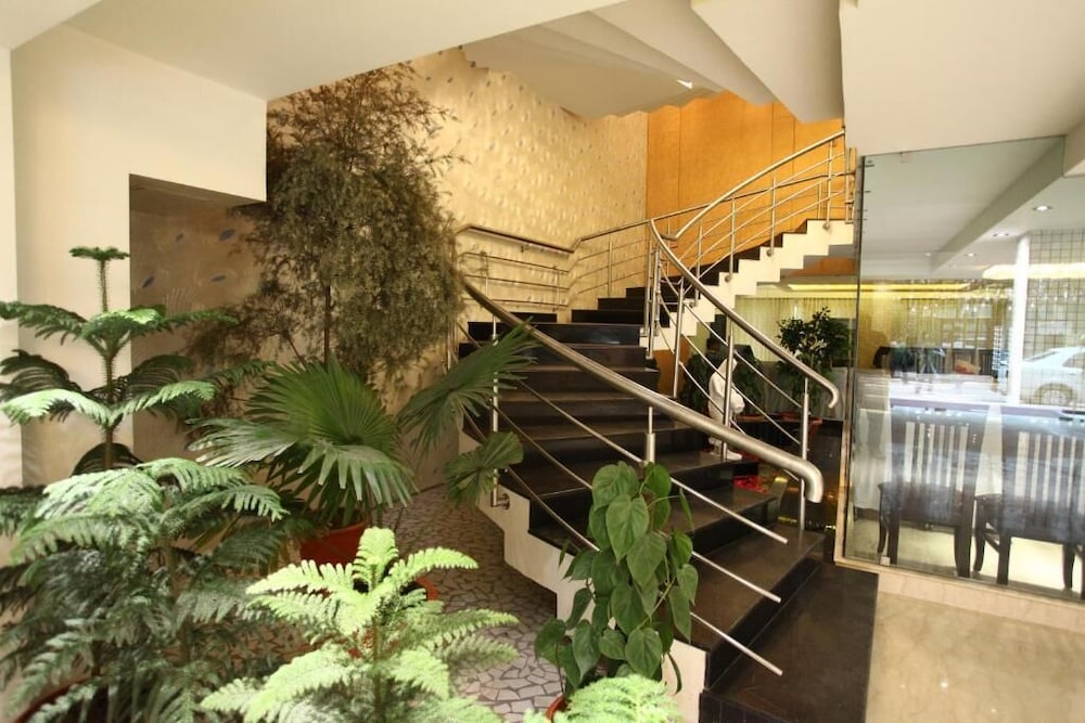 mayur hotel