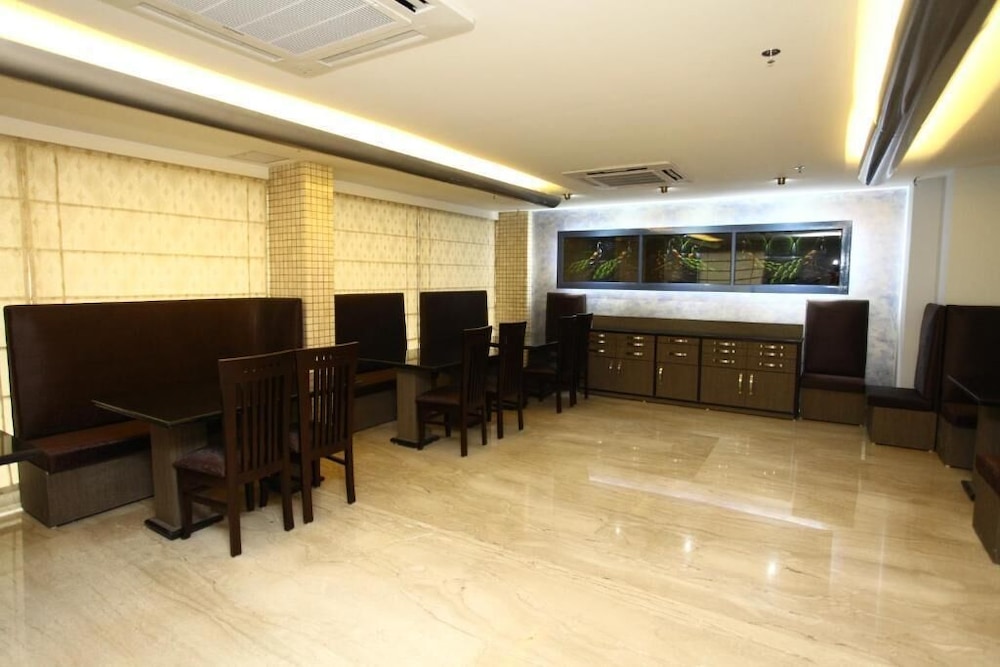 mayur hotel