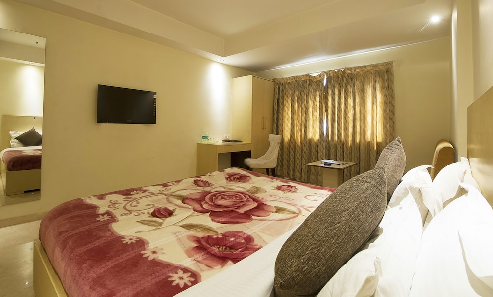 mayur hotel