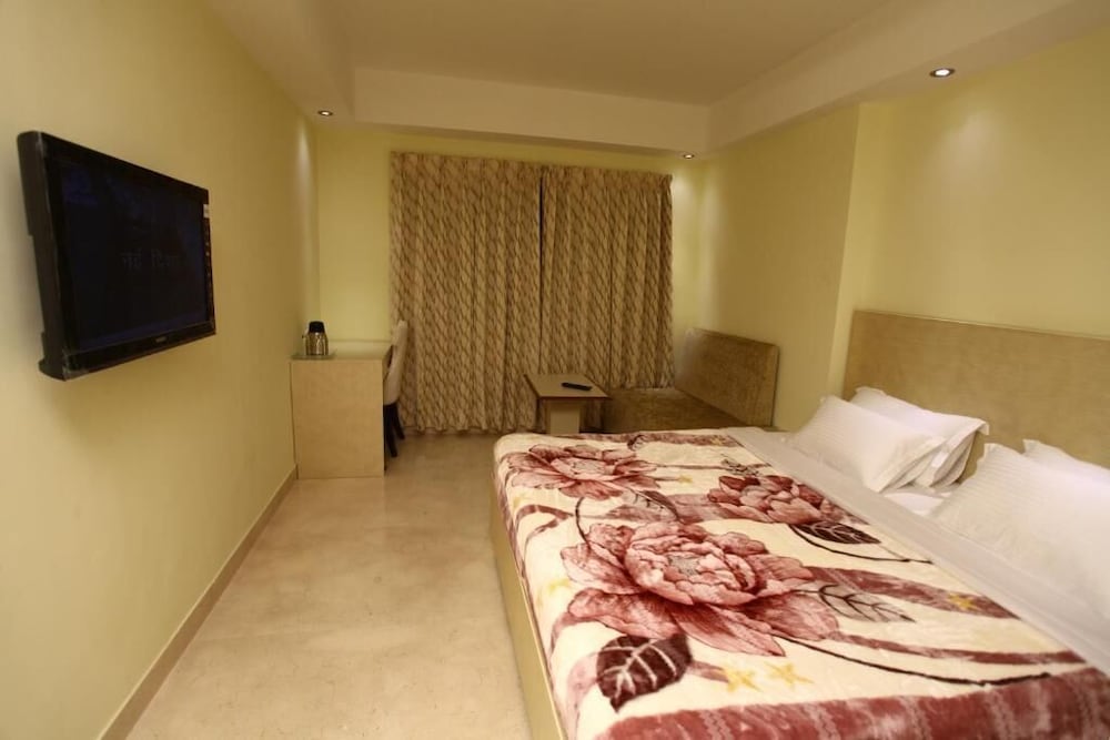 mayur hotel