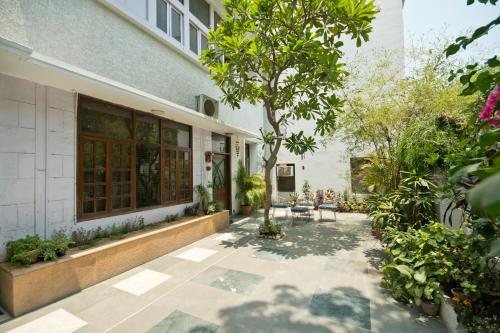 trendy bed and breakfast and service apartments