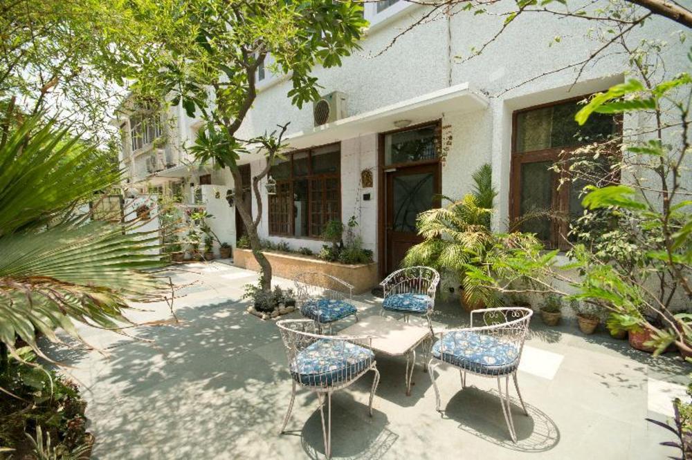 trendy bed and breakfast and service apartments