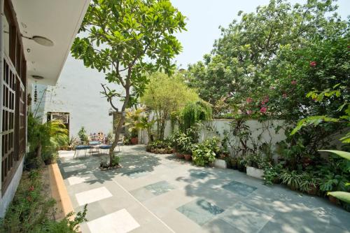 trendy bed and breakfast and service apartments