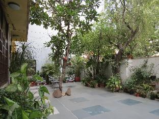 trendy bed and breakfast and service apartments