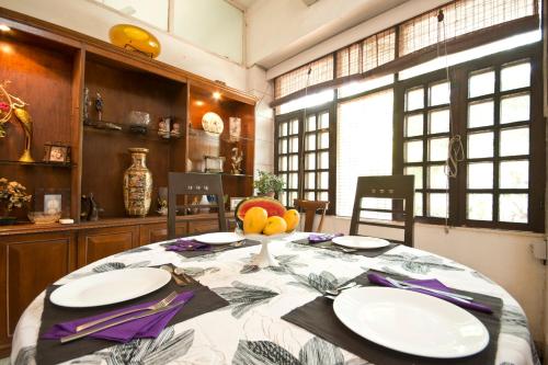 trendy bed and breakfast and service apartments