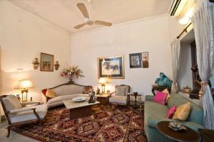 trendy bed and breakfast and service apartments