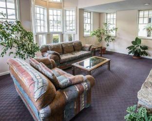 Rodeway Inn & Suites Cherokee On The River,Cherokee>>Asheville,2 star