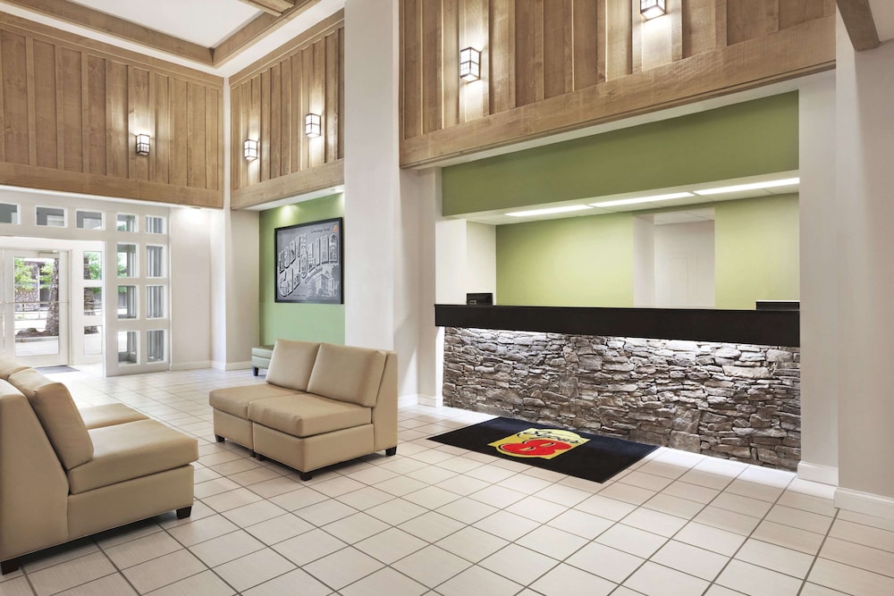 super 8 by wyndham cherokee