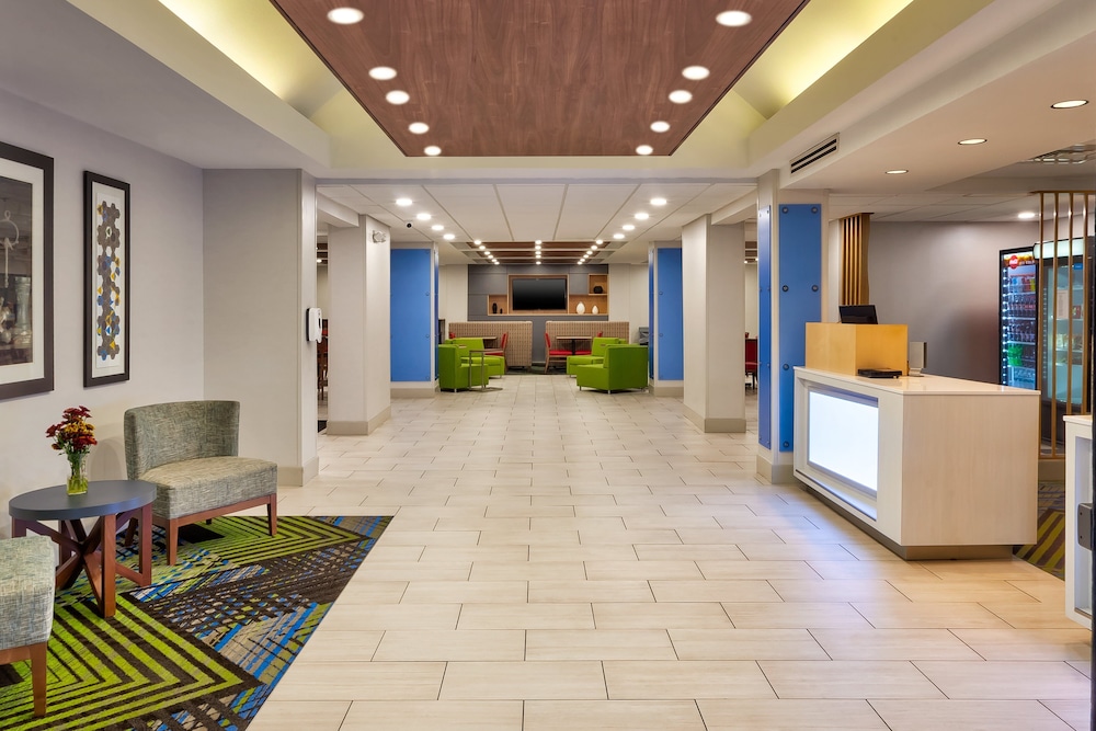 holiday inn express hotel and suites chesapeake by ihg