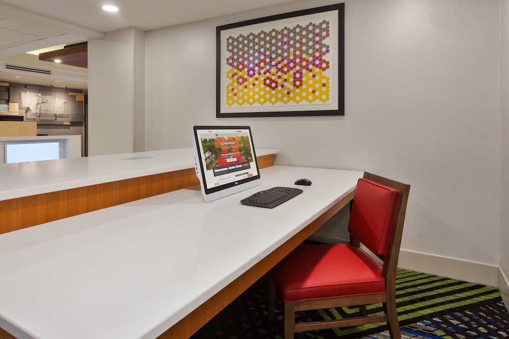 holiday inn express hotel and suites chesapeake by ihg