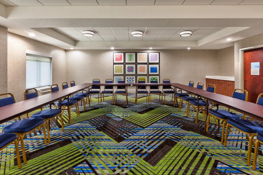 holiday inn express hotel and suites chesapeake by ihg