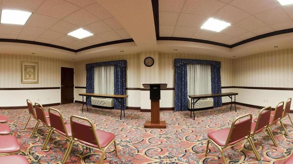 holiday inn express hotel and suites chesapeake by ihg