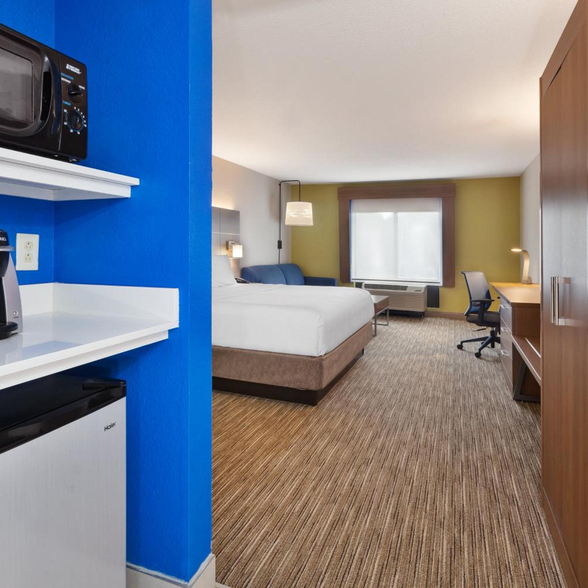 holiday inn express hotel and suites chesapeake by ihg