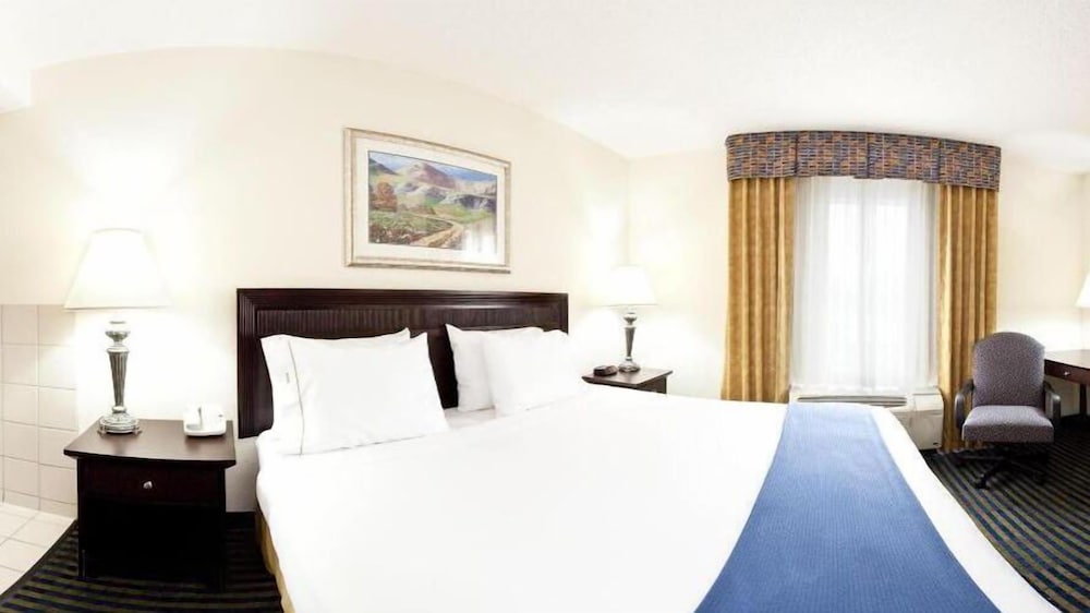 holiday inn express hotel and suites chesapeake by ihg