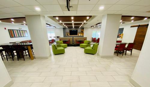 holiday inn express hotel and suites chesapeake by ihg