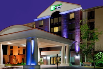 holiday inn express hotel and suites chesapeake by ihg