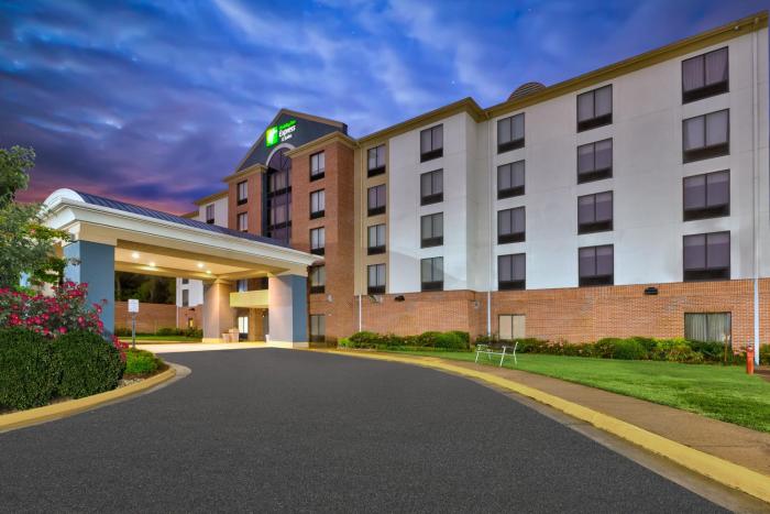 holiday inn express hotel and suites chesapeake by ihg
