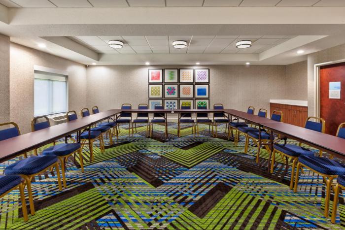 holiday inn express hotel and suites chesapeake by ihg