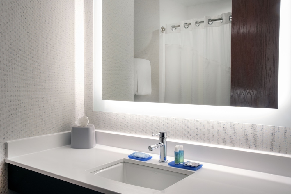 holiday inn express hotel and suites chester by ihg