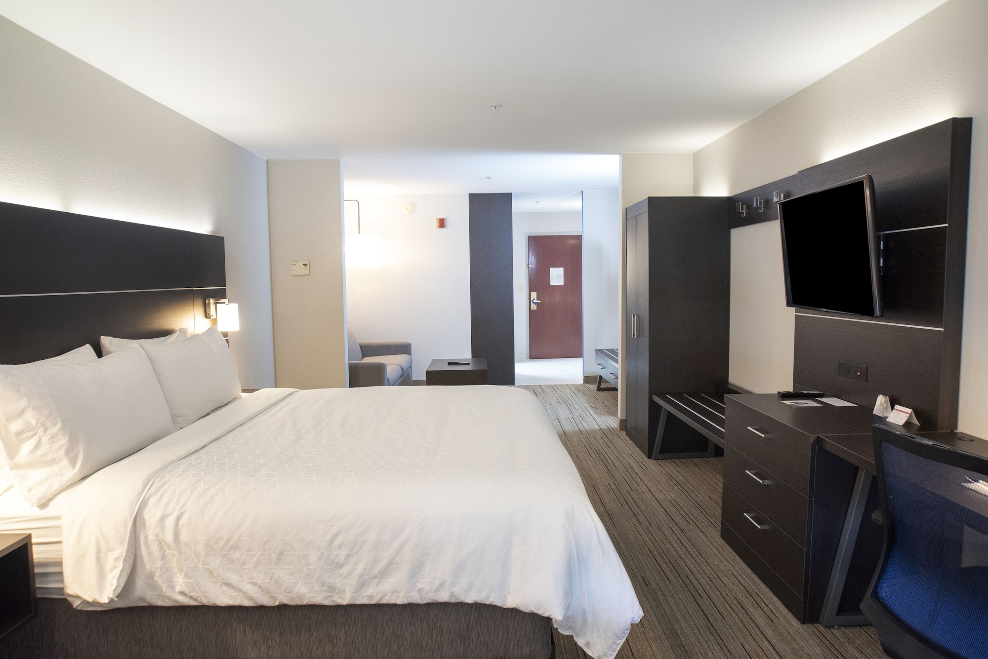 holiday inn express hotel and suites chester by ihg