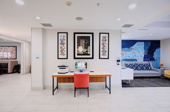 Holiday Inn Express Hotel & Suites Chester By Ihg,Near Castle Fun Center,3 star