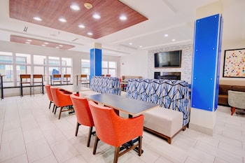 Holiday Inn Express Hotel & Suites Chester By Ihg,Near Castle Fun Center,3 star
