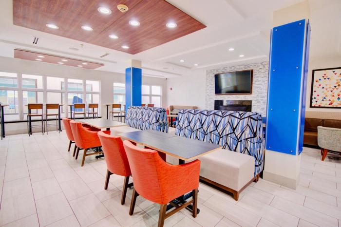 holiday inn express hotel and suites chester by ihg
