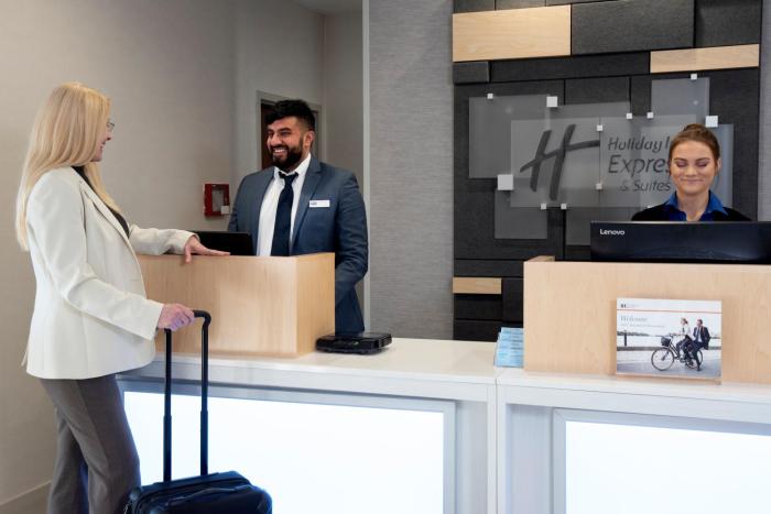 holiday inn express hotel and suites chester by ihg