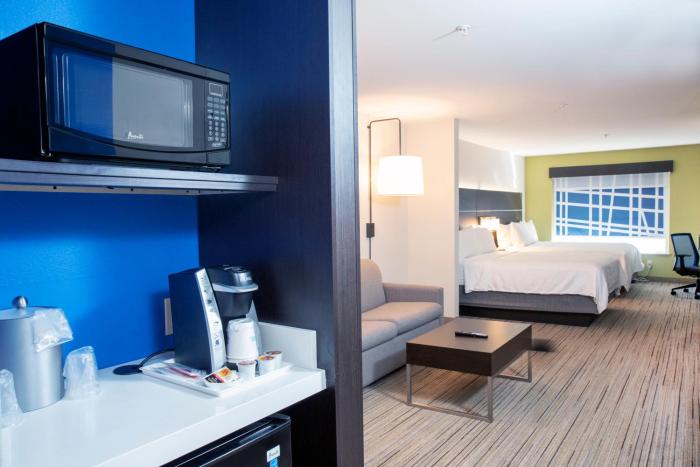 holiday inn express hotel and suites chester by ihg