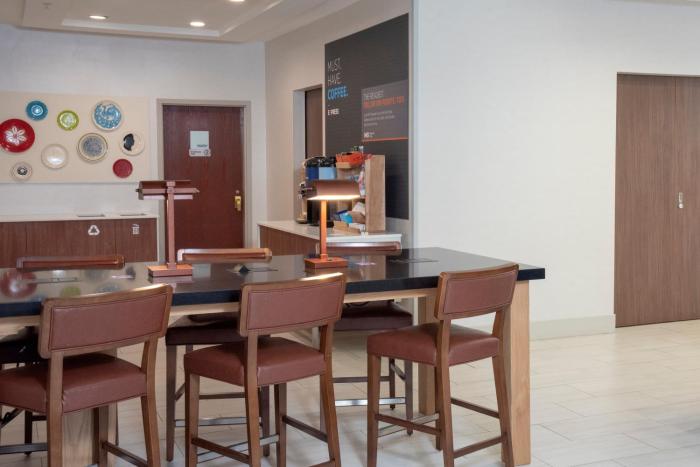 holiday inn express hotel and suites chester by ihg