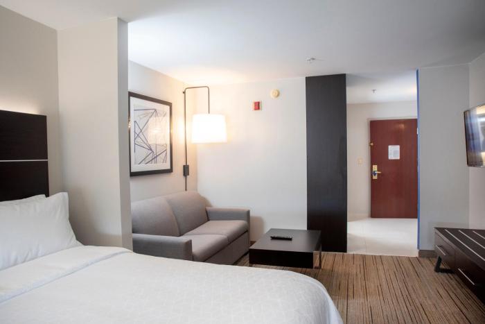 holiday inn express hotel and suites chester by ihg
