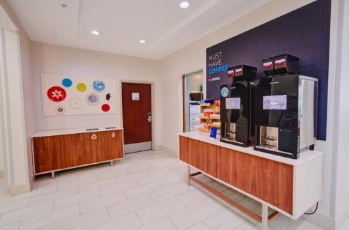 holiday inn express hotel and suites chester by ihg