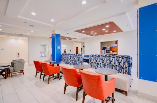 holiday inn express hotel and suites chester by ihg