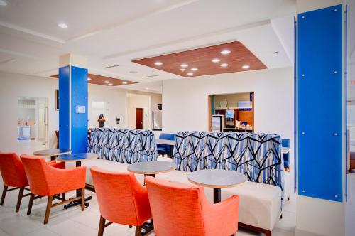 holiday inn express hotel and suites chester by ihg