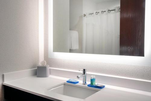holiday inn express hotel and suites chester by ihg