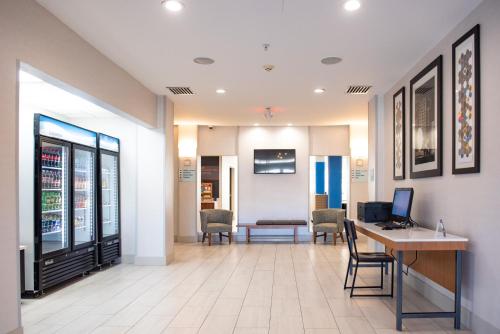 holiday inn express hotel and suites chester by ihg