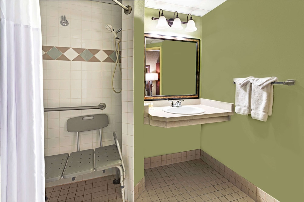 days inn by wyndham cheyenne