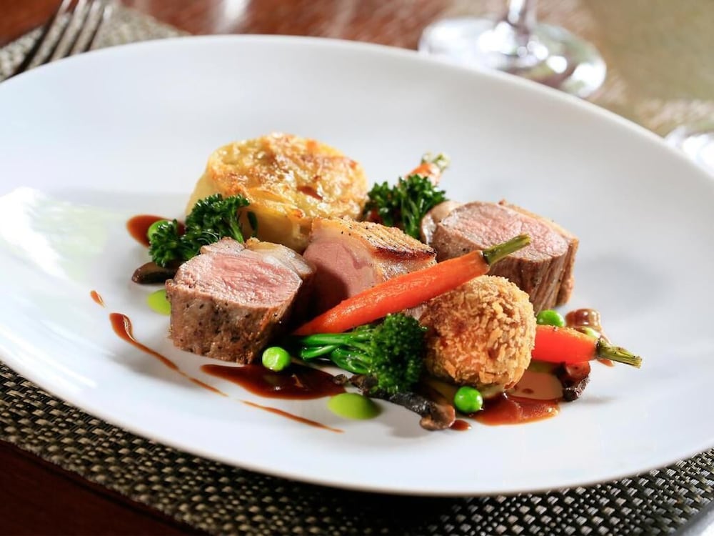 macdonald norwood hall hotel