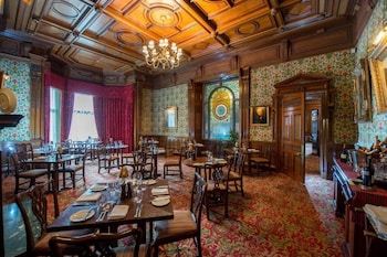 macdonald norwood hall hotel